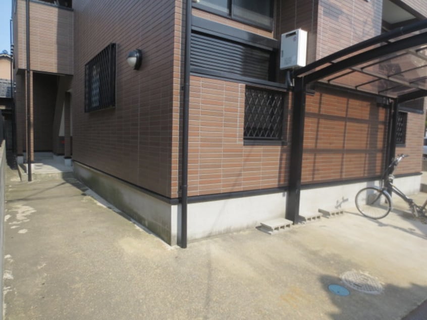 エントランス部分 ファミールエス