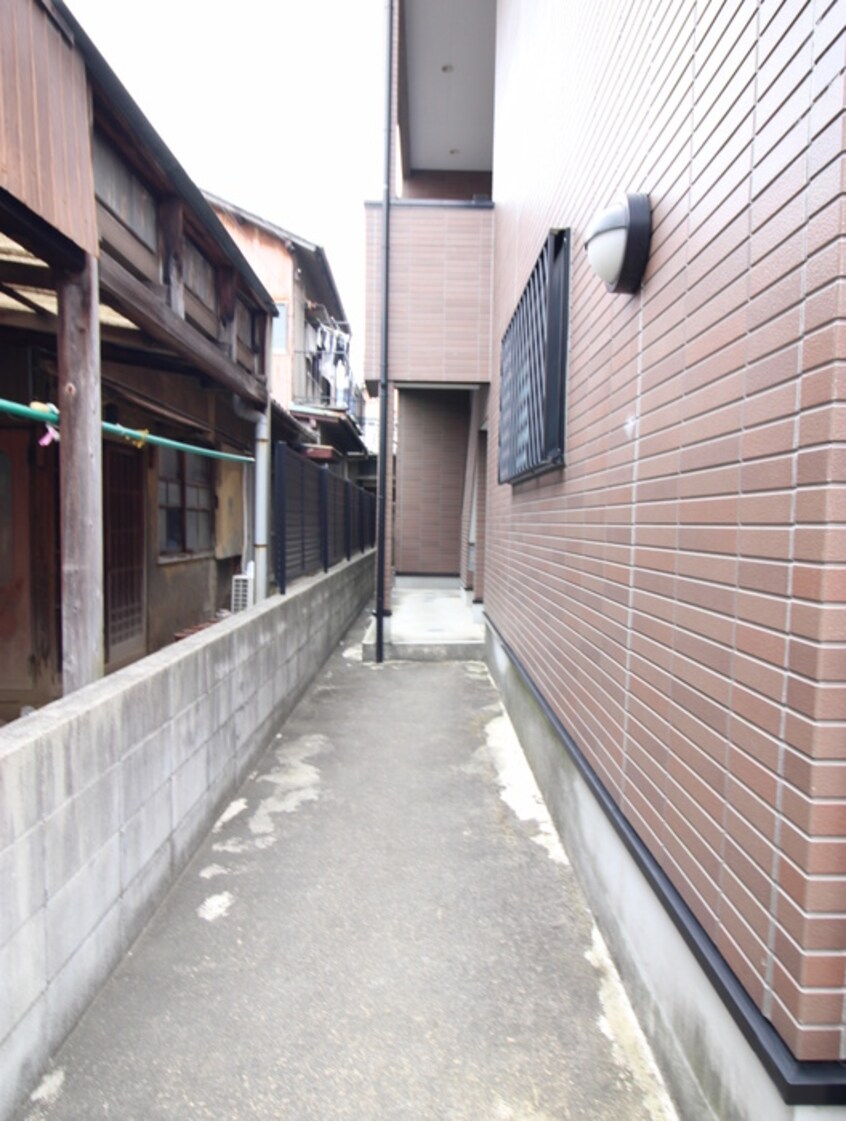 エントランス部分 ファミールエス