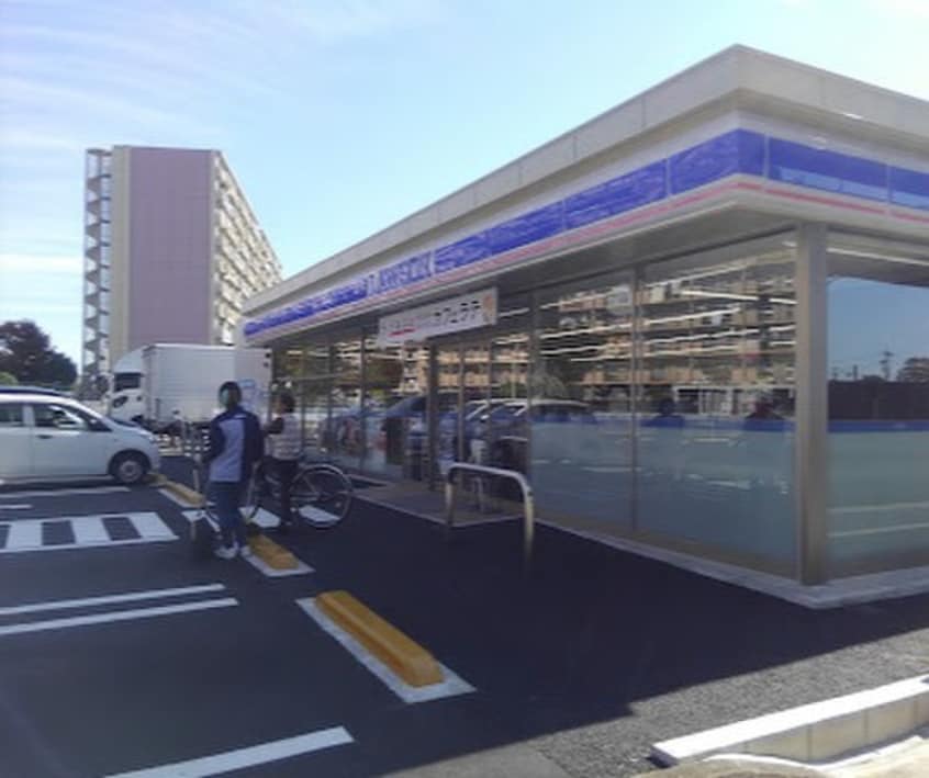 ローソン 新沼町店(コンビニ)まで800m リーブル　Ｅｌｅｖｅｎ