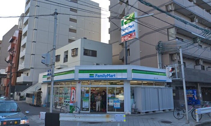 FamilyMart新栄1丁目店(コンビニ)まで184m ヴァンクール新栄