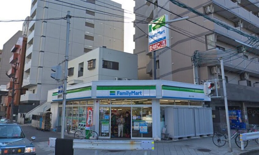 FamilyMart新栄1丁目店(コンビニ)まで184m パレスＴ新栄