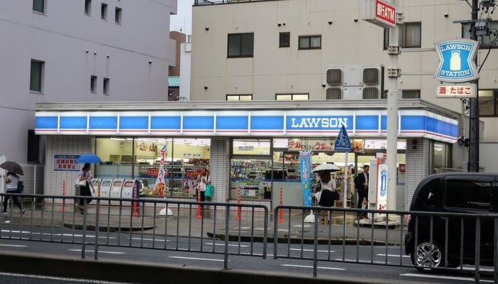 ローソン上前津駅南店(コンビニ)まで500m スプランディッド大須門前町