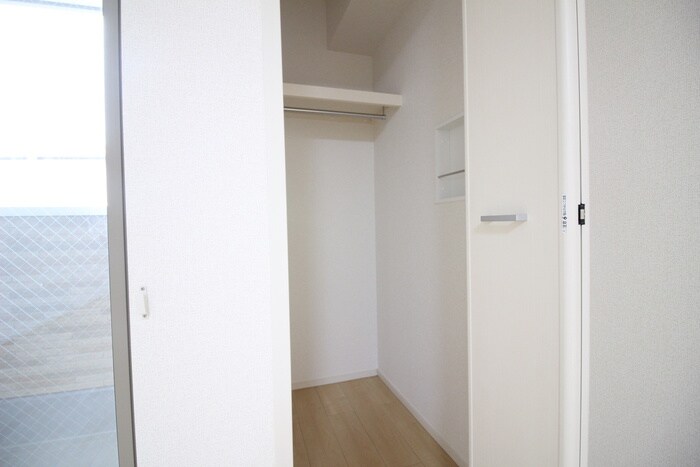 収納 エスポアールニシダ