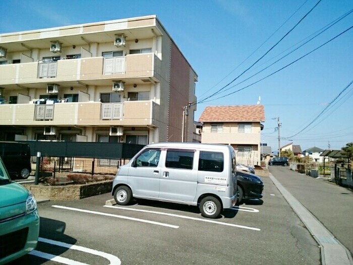 駐車場 カ－ムハウスⅢ