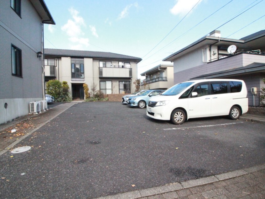 駐車場 シャンクレ－ルよもぎ台A棟