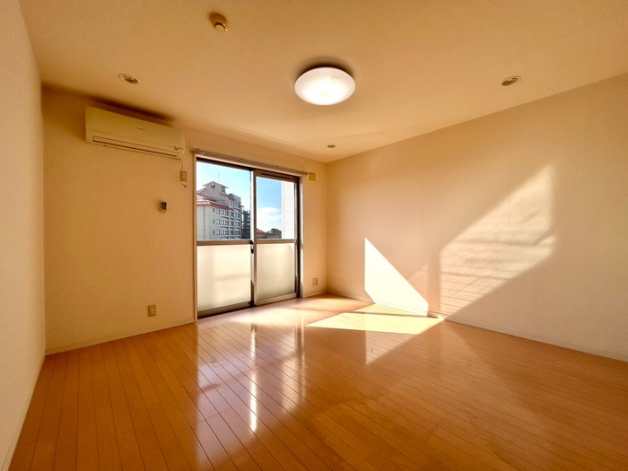 居室 サ－プラス梓