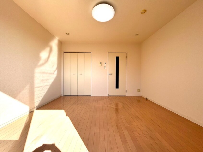 居室 サ－プラス梓