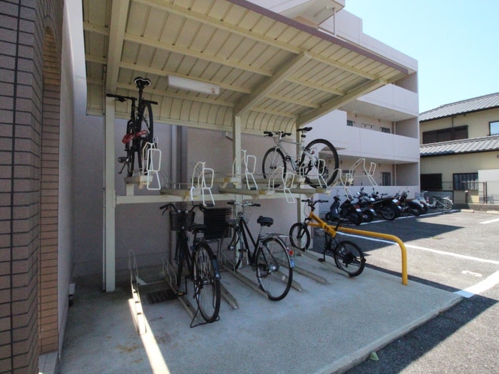 駐輪場 クレストコ－ト