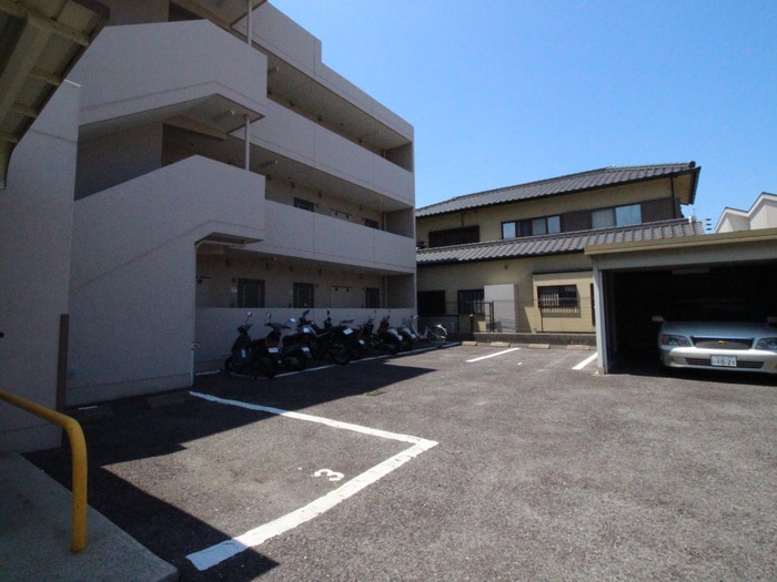 駐車場 クレストコ－ト