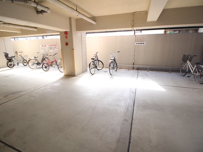 駐輪場 エ－リス庄内