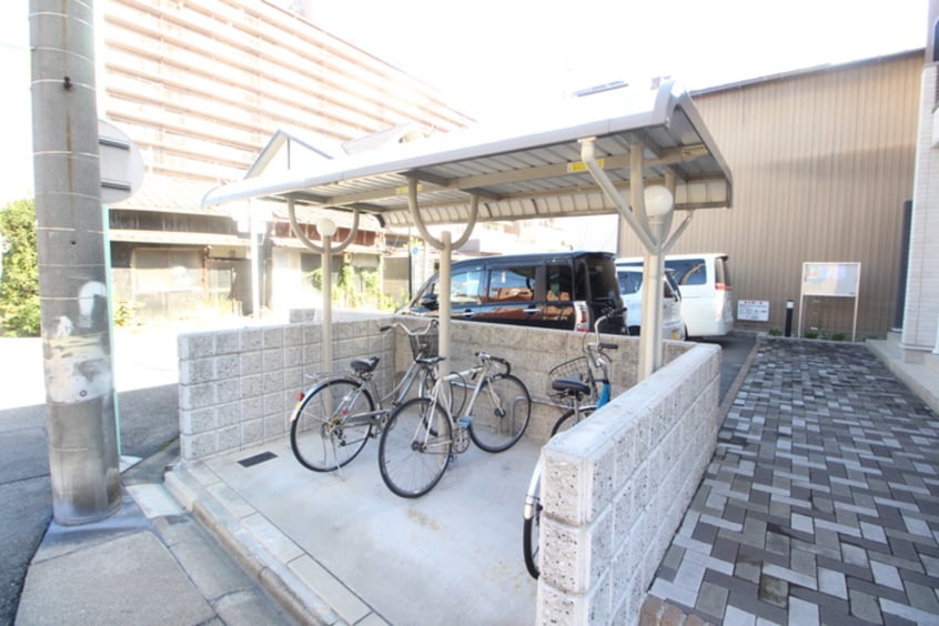 駐輪場 ヴィスタレジーナ