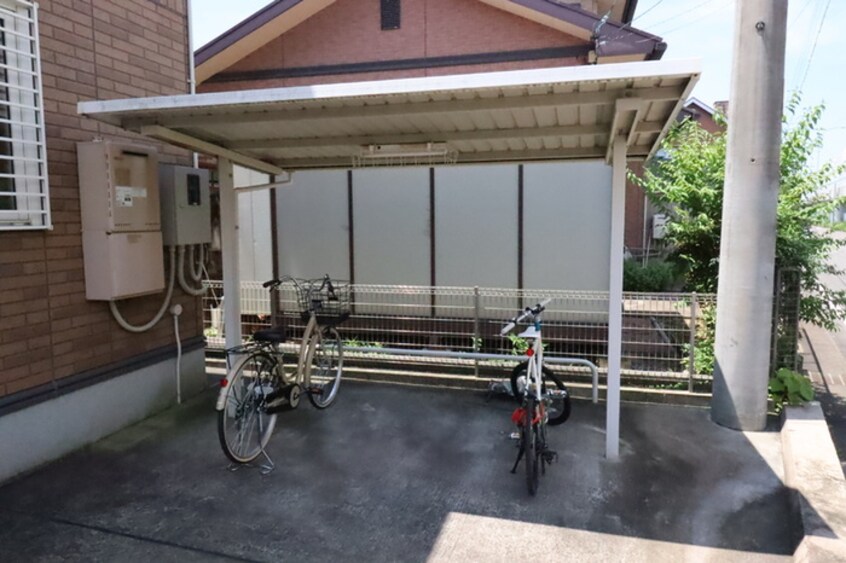 駐輪場 アルカンシエル