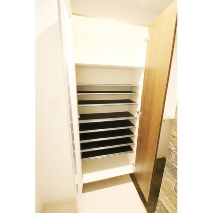 靴箱 Ｂｌｉｓｓ中村日赤