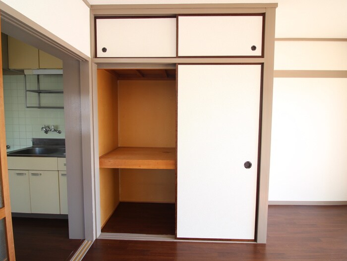 収納 ロイヤルマンションヨコチ