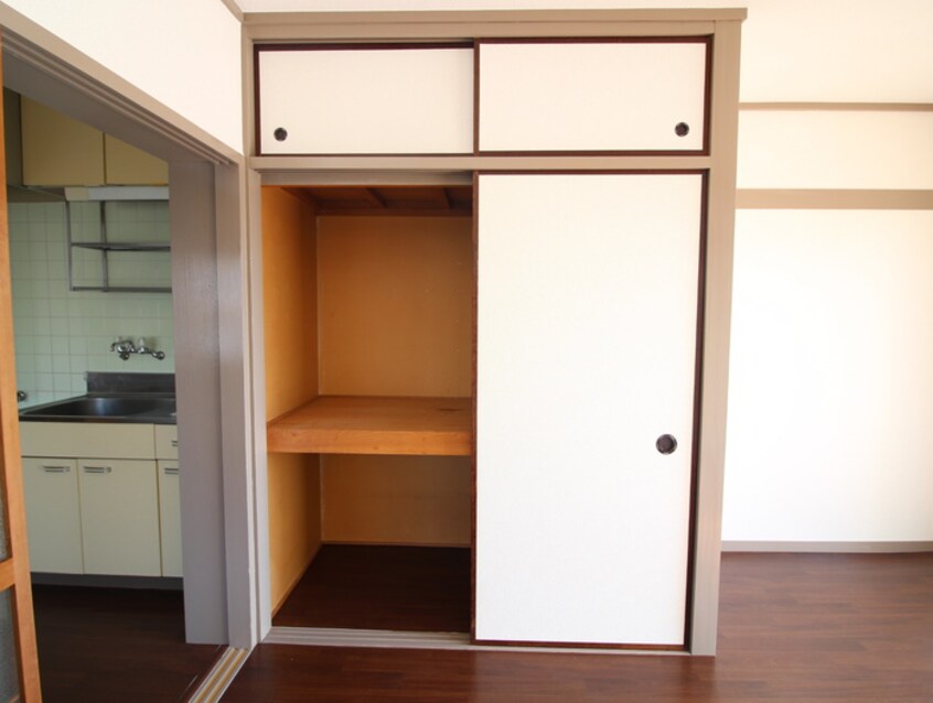 収納 ロイヤルマンションヨコチ