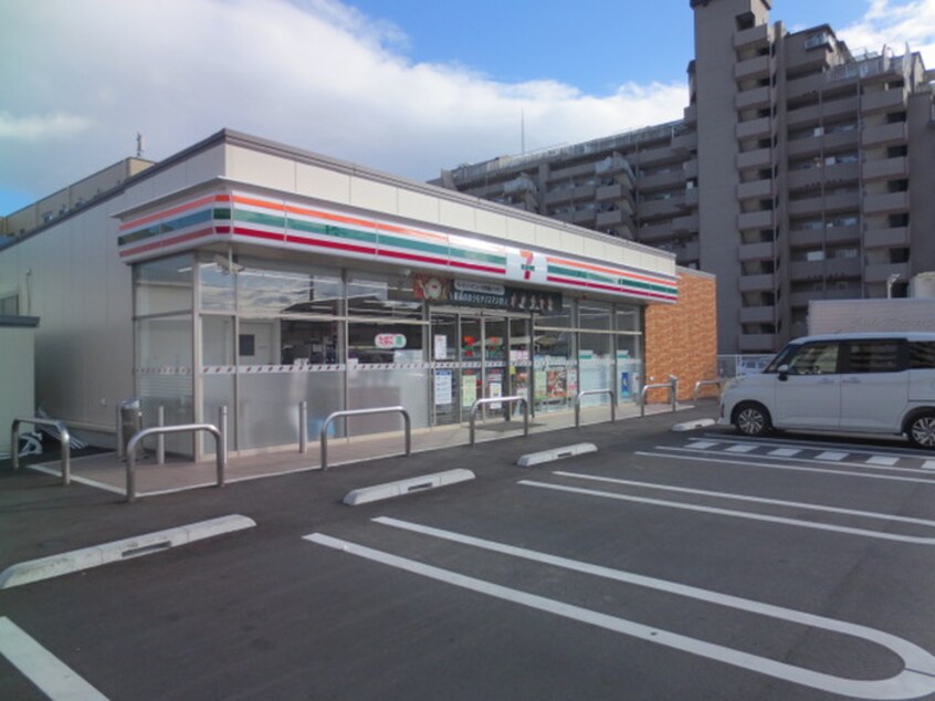 セブンイレブン名古屋東起町3丁目店(コンビニ)まで324m 第３西垣ハイツ