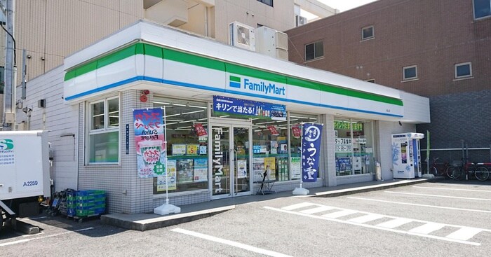 ファミリーマート(コンビニ)まで270m Leciel桜本町