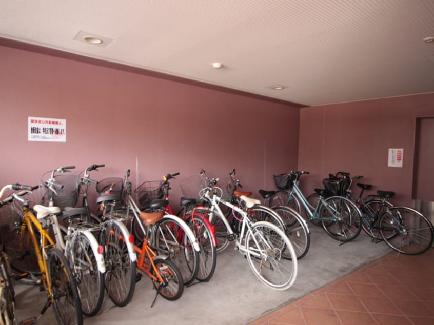 駐輪場 ビ・アバンス