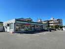 ファミリーマート(コンビニ)まで78m ラ・シャンブル平和が丘
