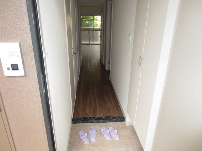 玄関 サンエスケ－イワタ名城