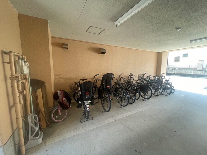 駐輪場 メゾン島田