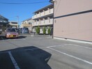駐車場 アンプルール　ブワフルール