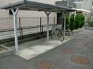 駐輪場 アンプルール　ブワフルール