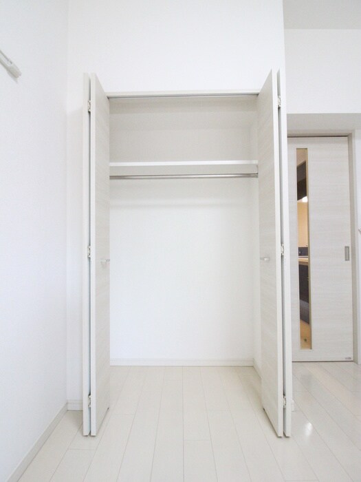 収納 セレニティー名駅