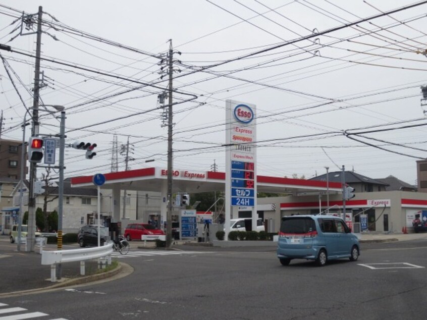 ガソリンスタンド(ディスカウントショップ)まで44m ウェンディＡ