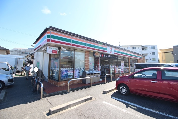 セブンイレブン(コンビニ)まで350m エクセレンス上野