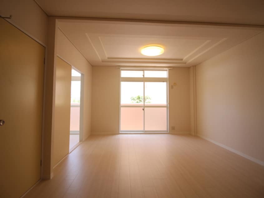 居室 シャインヒルズ滝の水