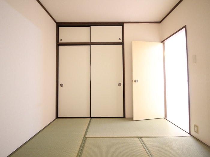 居室 シャインヒルズ滝の水