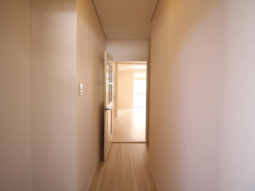 廊下 シャインヒルズ滝の水