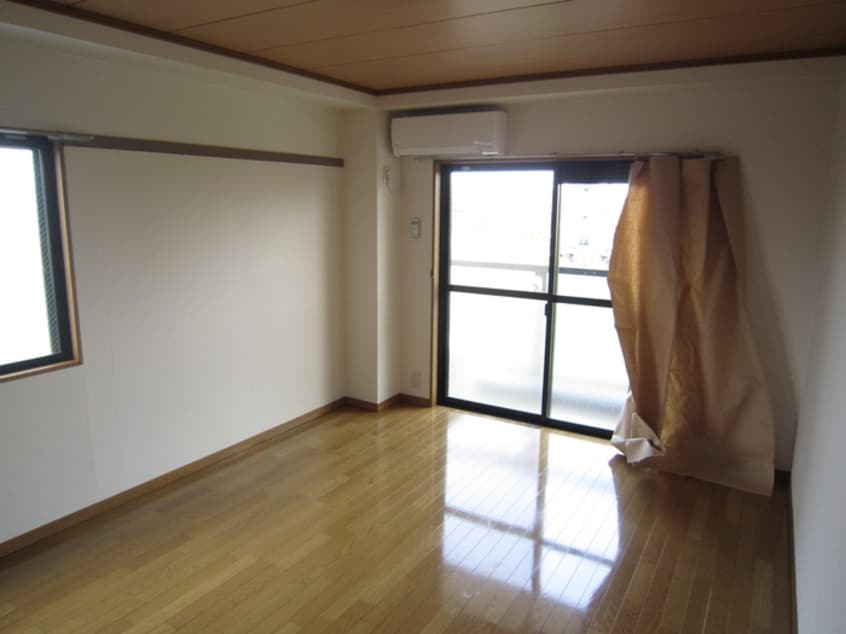 居室 サンセイハイツ川名