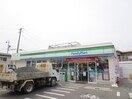 ファミリーマート　城南町店(コンビニ)まで111m レ－ベン新城