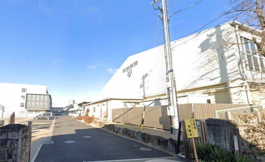 朝日丘中学校(中学校/中等教育学校)まで605m RESENCE　TOYOTA