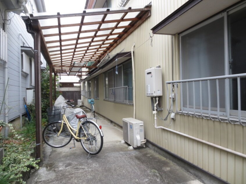 駐輪場 コーポヒトミ