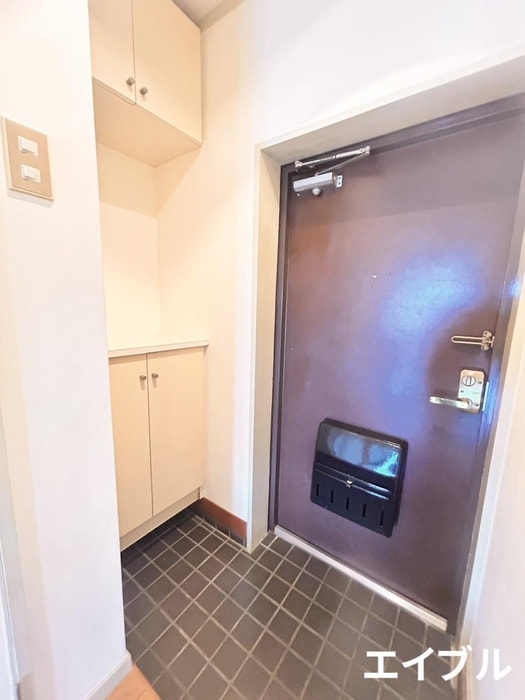 玄関 アルバトラモント古前