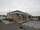 ファミリーマート久留米梅満店(コンビニ)まで550m 組坂ビル８