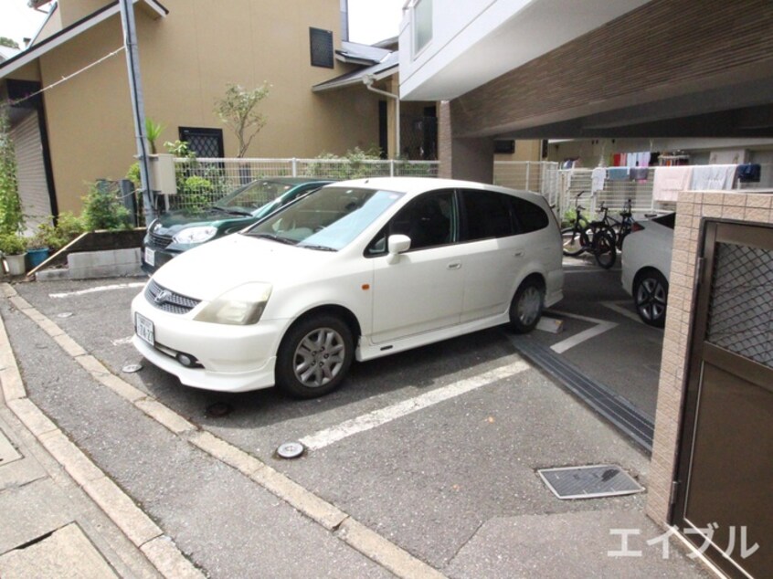 駐車場 メゾンドール桜坂