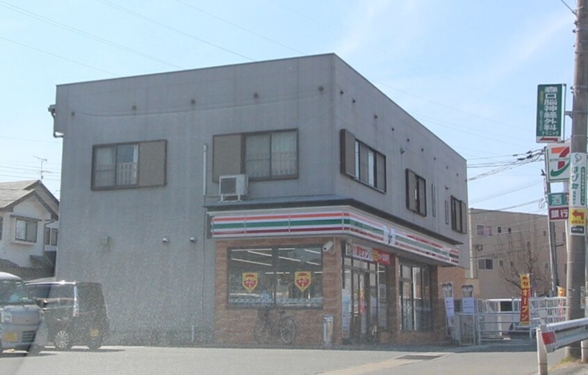 セブンイレブン梅林7丁目店(コンビニ)まで550m プレスト福大前Ｃ棟
