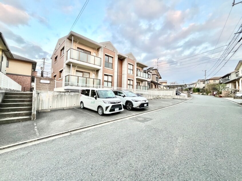 駐車場 トルワドミール