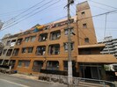 ファミール三萩野の外観
