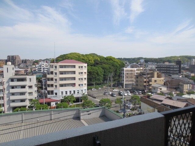 室内からの展望 ベルメゾン平尾山荘通り