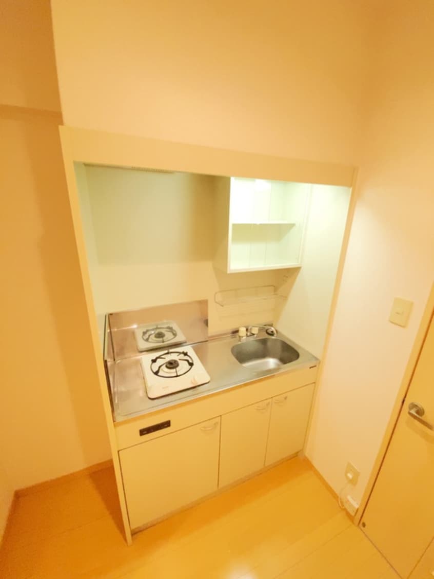 キッチン ＥＲＩＯＳ　ＣＯＵＲＴ