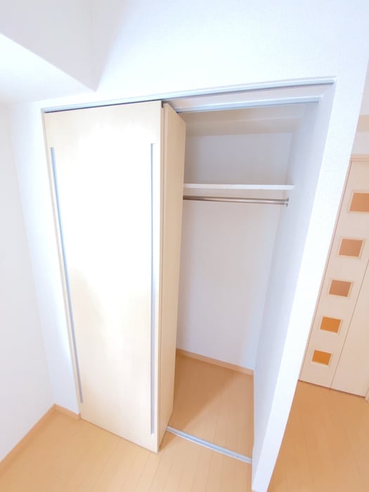 収納 ＥＲＩＯＳ　ＣＯＵＲＴ