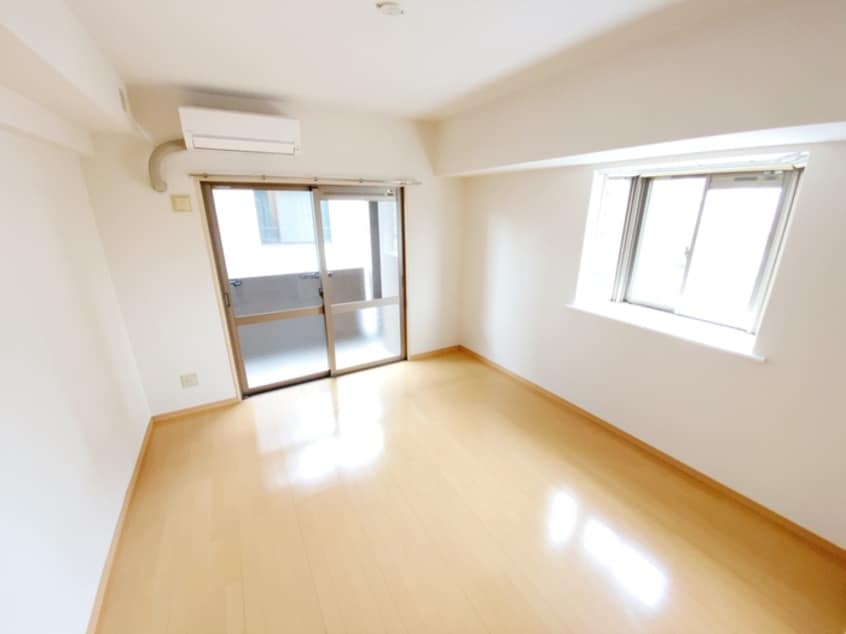 内観写真 ＥＲＩＯＳ　ＣＯＵＲＴ