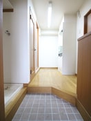 玄関 コンセルジュ．マンション
