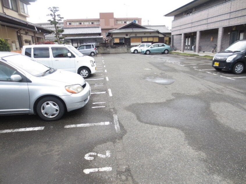 駐車場 サニ－コ－ト若宮