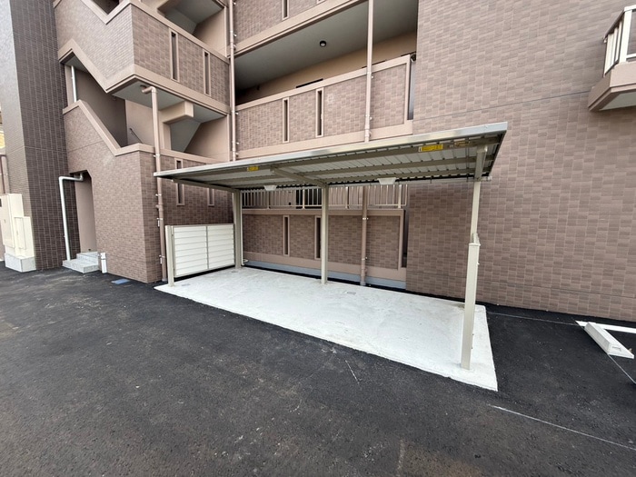 駐輪場 ロワール・イン柳原町